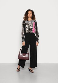 Emily van den Bergh BLOUSE - Blusa - black/white