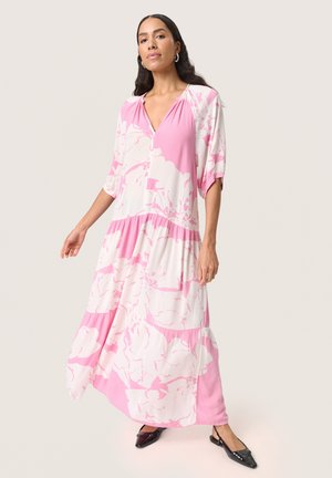 SLZaya Flowy - Maxi dress - rose bloom mega flower