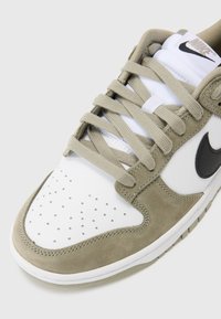 Thumbnail Image 6