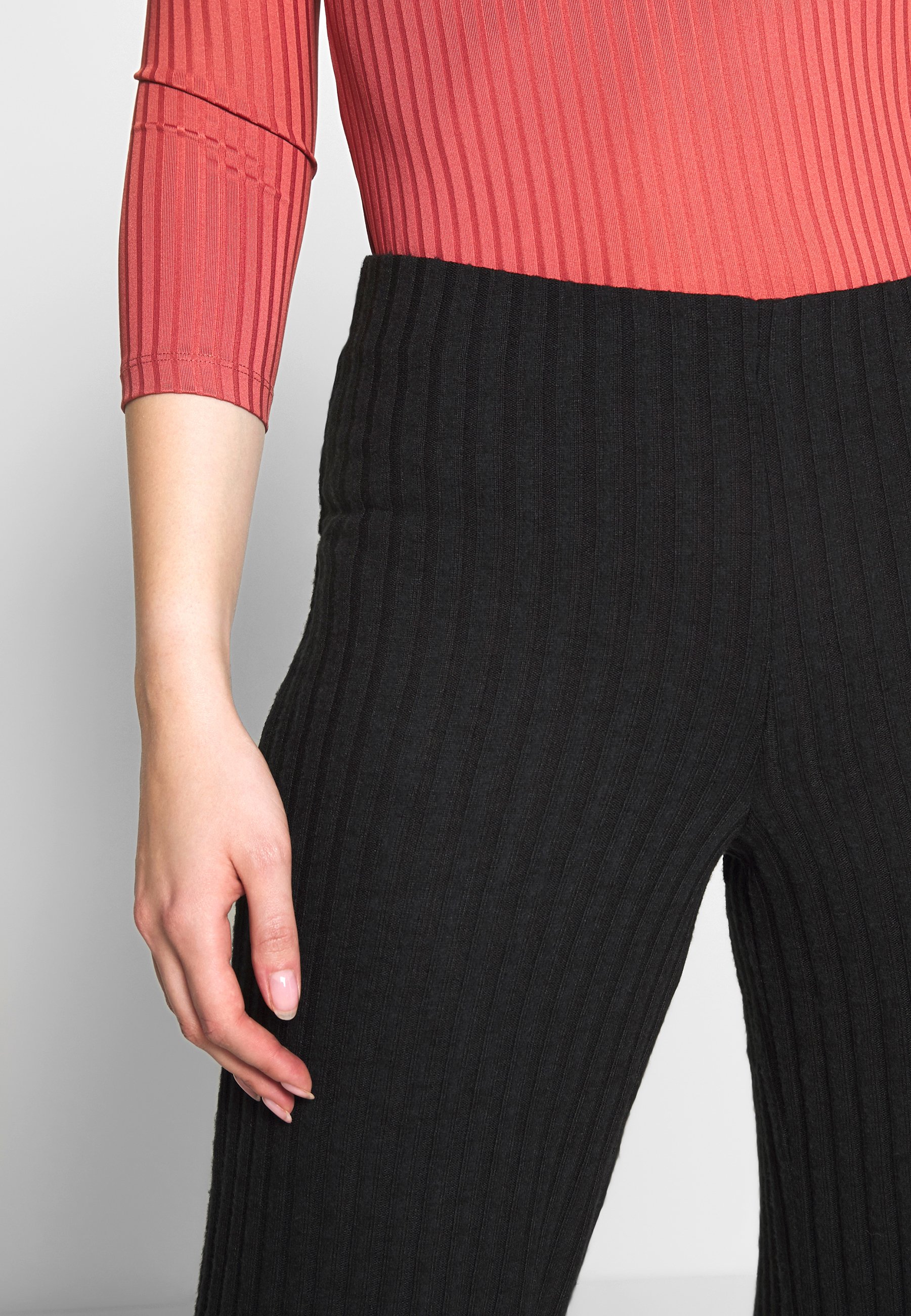 Noisy May NMSLOAN PANT Bukse black Zalando.no Noisy May NMSLOAN PANT - Bukse - black