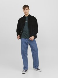 Jack & Jones JORVESTERBRO CREW NECK - Marškinėliai su spaudiniu - magical forest