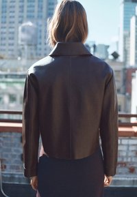Mango Giacca in similpelle - brown