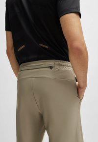 BOSS HECON ACTIVE - Short de sport - light green four