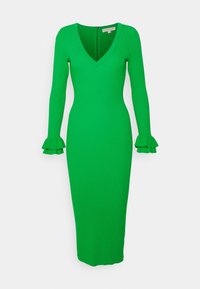 Grünes Strickkleid mit V-Ausschnitt, langen Ärmeln und ausladenden Manschetten, das eine taillierte Silhouette und einen mittellangen Schnitt aufweist.