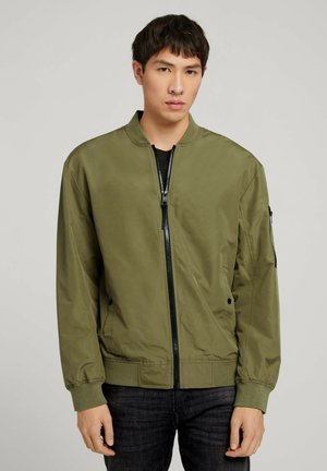 BASIC - Giubbotto Bomber - smart olive