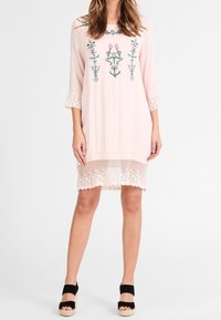 DreiMaster Vestido informal - light pink