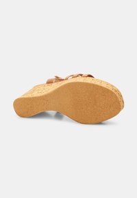 Bata Sandály na platformě - marrone