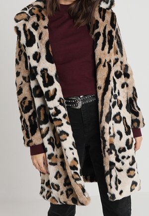 Wintermantel - white