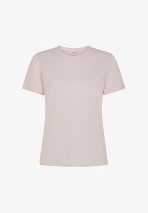 T-shirt rosa chiaro in cotone, con maniche corte e scollatura rotonda. Dettaglio del logo piccolo sul lato sinistro del petto.