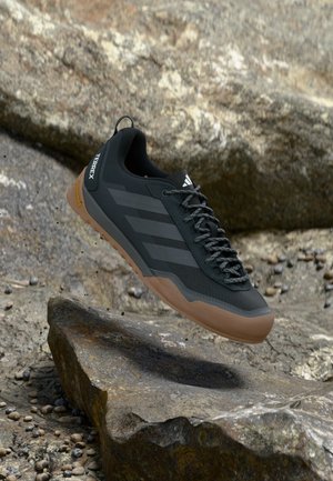 SKYCHASER SOLO 3 W - Outdoorschoenen - carbon/grey four/seflaq