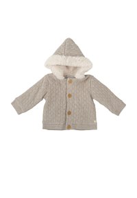 Chaqueta de punto gris con un patrón de diamantes texturizado, capucha forrada de piel sintética, cinco botones de madera y mangas largas.