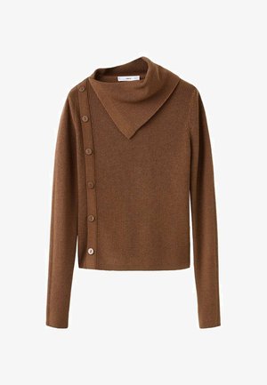 Pull en maille marron avec un col chauve-souris et un col diagonal, comportant six boutons sur le côté gauche. Texture douce. Design multi-saisons.