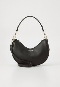 Borsa a mano in pelle nera dalla forma arrotondata, con ferrature dorate e tracolla regolabile. Caratterizzata da una finitura testurizzata e dettagli con logo.