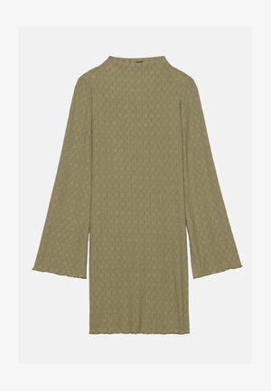 Pikkade varrukatega kleit tekstuurse oliivrohelise kangaga, lõdva istuvusega, millel on kõrge kaelus ja veidi narmendav serv.