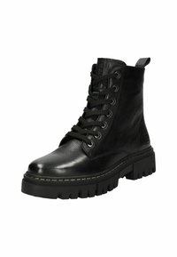 Bota de cuero negra hasta el tobillo con una suela plana y gruesa, punta redonda y diseño de cordones. Presenta costuras blancas en contraste y una asa en la parte posterior.