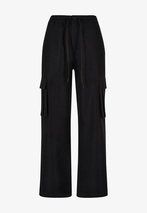 Mustat cargo-housut, jotka on valmistettu kevyestä kankaasta. Niissä on joustava vyötärö, naru ja sivutaskut kannattimilla. Löysä istuvuus.