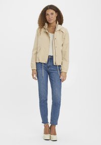 Vero Moda VMZOA SHORT - Casaco leve - irish cream