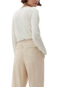 s.Oliver BLACK LABEL Langarmshirt - beige