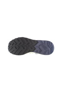 Black rubber shoe sole with a zigzag tread pattern, featuring a grey section at the heel and an off-white edge.