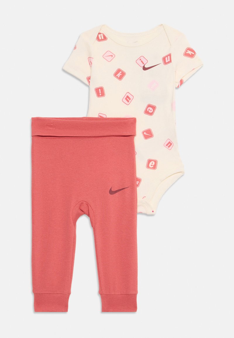 Nike Sportswear T-shirt print bruin Nike Sportswear T-shirt print bruin