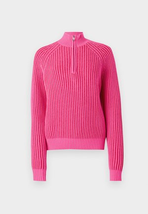 Sweater rosa canelado com gola alta e fecho de meia zip. Apresenta mangas longas e um padrão de malha texturizado em contraste.