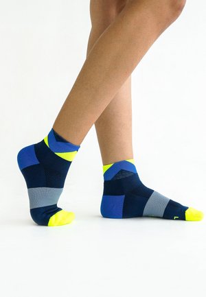 INCYLENCE, RUNNING PEAKS SHORT - Sneaker socks - navy blue canary