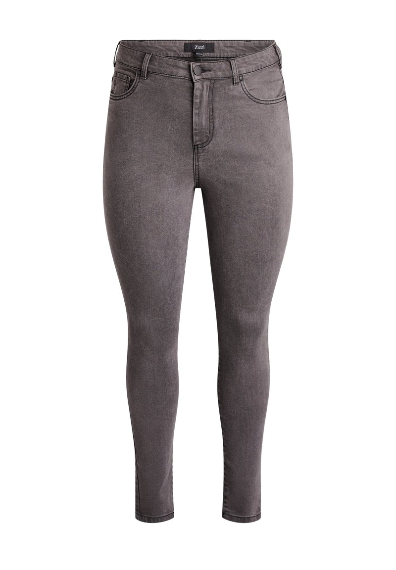 Jeans slim fit grises con botón y cremallera en la parte frontal, presillas para cinturón y bolsillos delanteros y traseros, mostrados planos sobre un fondo blanco.
