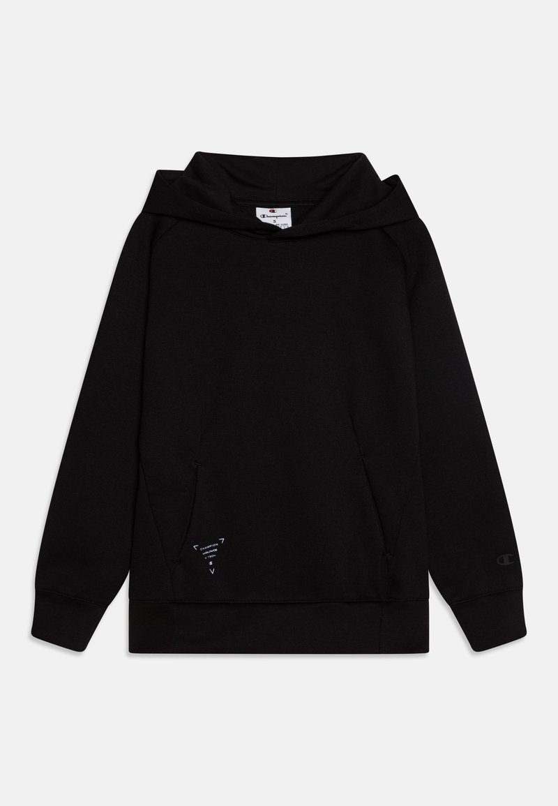 Felpa nera con colletto a imbuto, doppie tasche laterali e un piccolo logo bianco vicino all'orlo. Realizzata in morbido tessuto testurizzato.