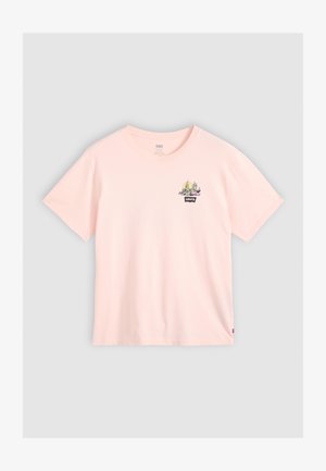 Svijetlo ružičasta pamučna majica kratkih rukava s okruglim izrezom. Sadrži šareni grafički dizajn na prsima s logotipom.