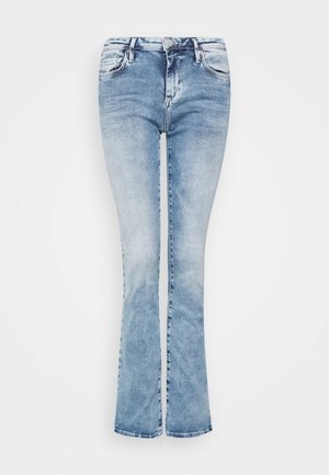 Vaaleansiniset leveälahkeiset farkut, valmistettu denimistä, sisältäen keskikorkean vyötärön, viisi taskua ja hienovaraista kulumista. Klassinen ompelutyöstö koko vaatteessa.