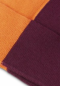 FALKE Muts - dark mauve
