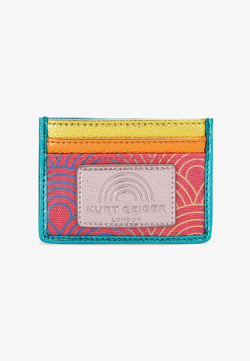Porte-cartes multicolore avec un design à motifs roses, des bords bleus et une pièce en logo grise texturée avec un détail arc-en-ciel en relief.