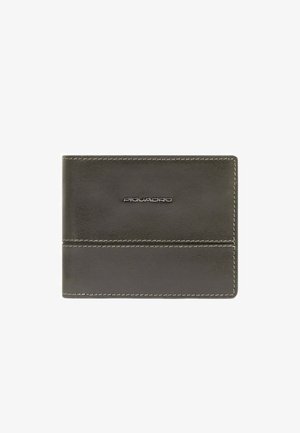 Billetera bifold de cuero negro con costuras blancas y logo metálico de Piquadro centrado en la parte frontal.