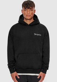 Black hoodie made of soft material, featuring a front pocket and the word "Dropsize" embroidered in white on the left chest.