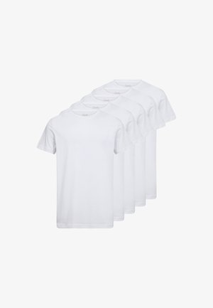 Fünf schlichte weiße T-Shirts mit kurzen Ärmeln gestapelt. Hergestellt aus Baumwolle mit Rundhalsausschnitt. Glatte Textur, keine Muster oder Designs.