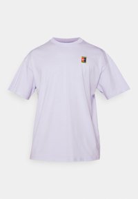 NIKECOURT TEE - T-shirt - bas - hydrangeas