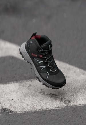 Columbia PEAKFREAK RUSH - Hikingschuh - dark grey/deep madeira