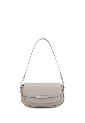Hellgraue Leder-Umhängetasche mit Klappverschluss und silberfarbenem Verschluss, mit einem einzelnen Riemen und glatten, abgerundeten Kanten.