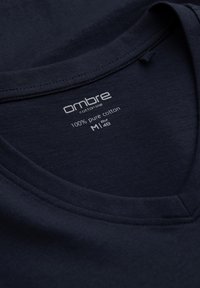 Unausgewählt, navy blue