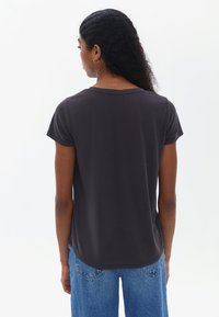 OXXO SOFT TOUCH V-NECK  - Jednoduché tričko - black coffee