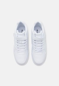 Champion REBOUND VINTAGE MID - Košarkarski copati - triple white