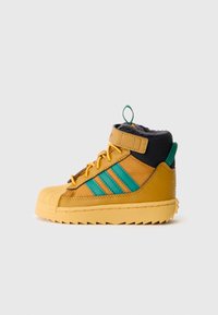 Izbrano, bronze-coloured strata/collegiate green/golden beige