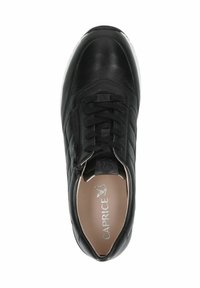 Fekete bőr sneaker sima felülettel, fűzős és oldalsó cipzáros záródással, párnázott talppal és fehér gumi talppal.