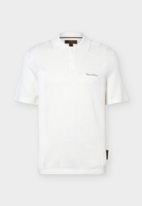 Λευκό Polo με κοντά μανίκια, δύο κουμπιά και κέντημα "Marc O’Polo" στο αριστερό στήθος.