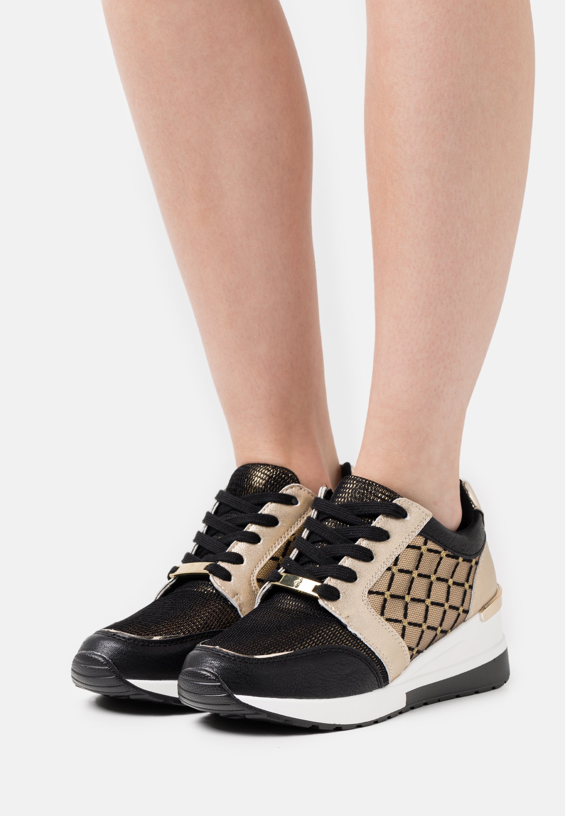 Menbur Zapatillas - black/gold/negro - Zalando.es