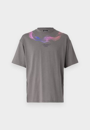 CIRCLE SNAKE PRINT AND METAL LABEL - T-shirt con stampa - stone wash
