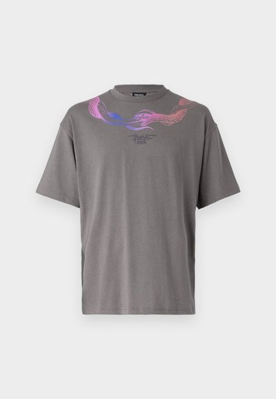 PHOBIA ARCHIVE CIRCLE SNAKE PRINT AND METAL LABEL - T-shirt con stampa - stone wash