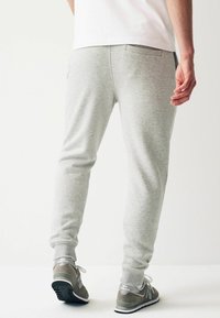 Next JOGGERS REGULAR FIT - Tepláky - grey