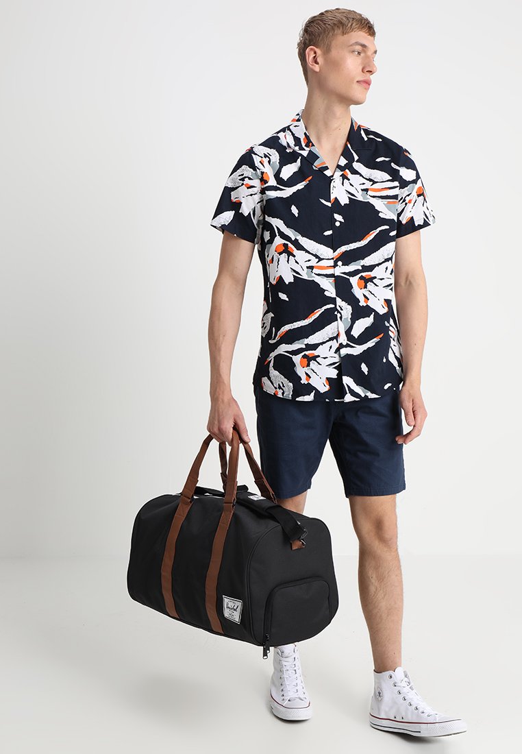 herschel novel weekender