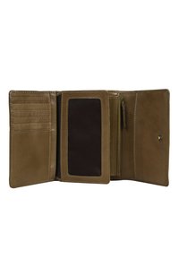 Portefeuille en cuir de couleur marron clair avec plusieurs emplacements pour cartes, une fenêtre pour identification claire et un compartiment zippé. Texture lisse et bords cousus.